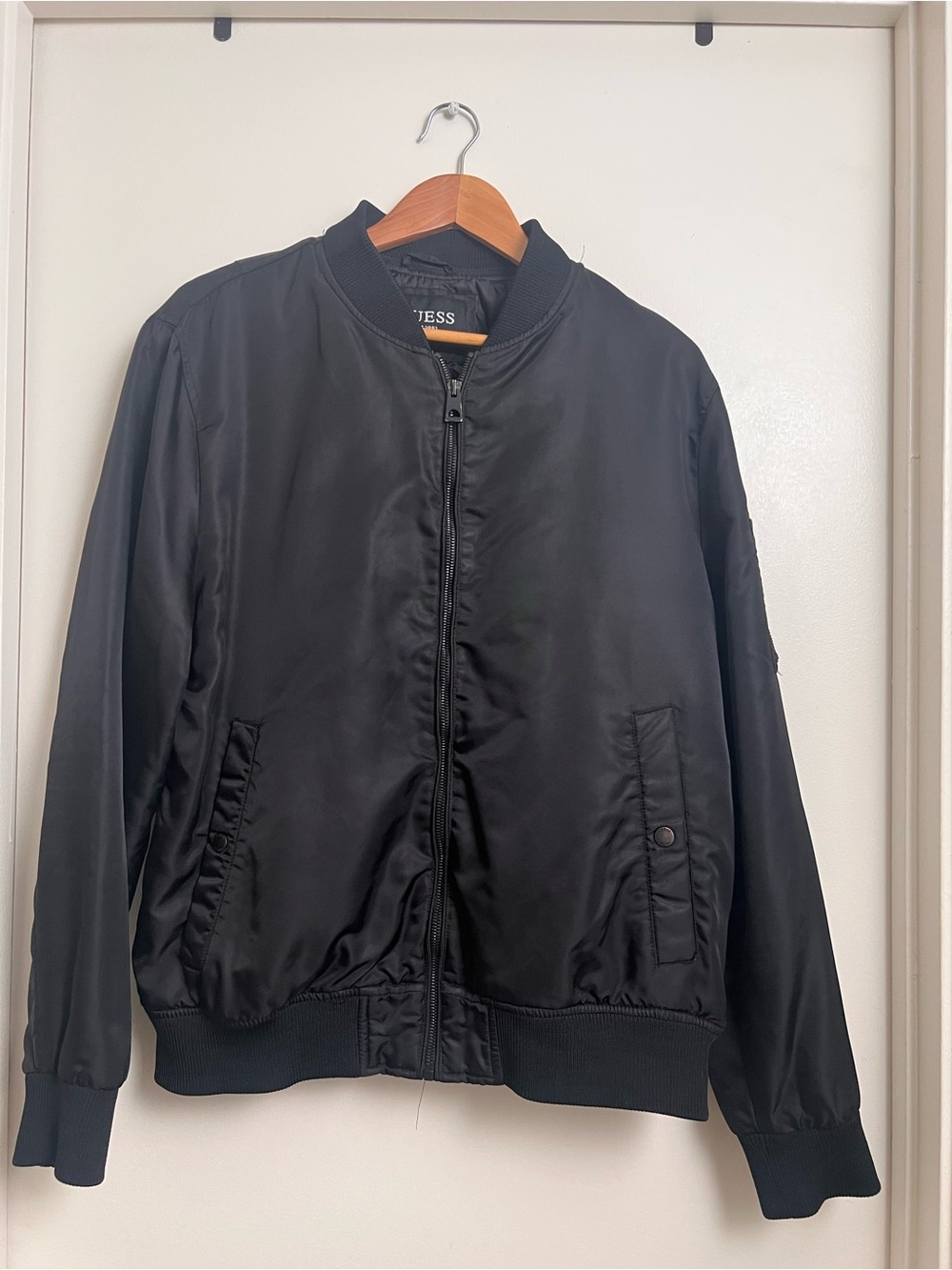 GUESS Black Bomber Jacket Men’s Large Quilted Lined Streetwear MA-1 Style